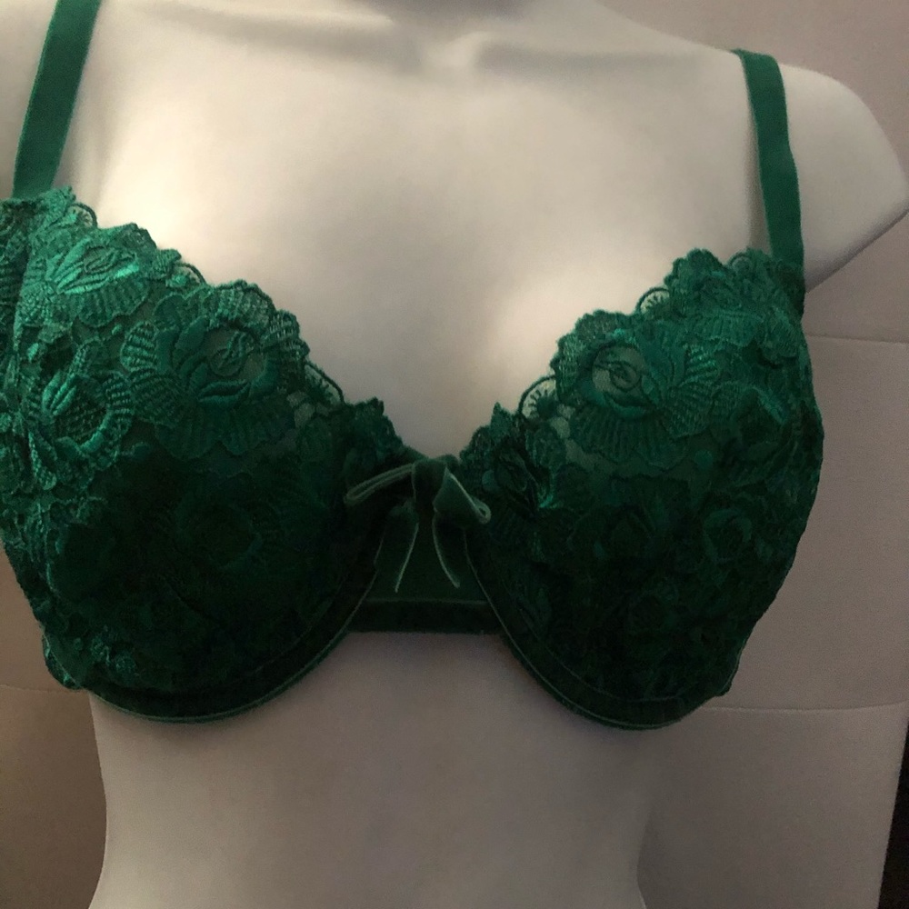 VERY SEXY VICTORIA'S push up with out padding 36DD
